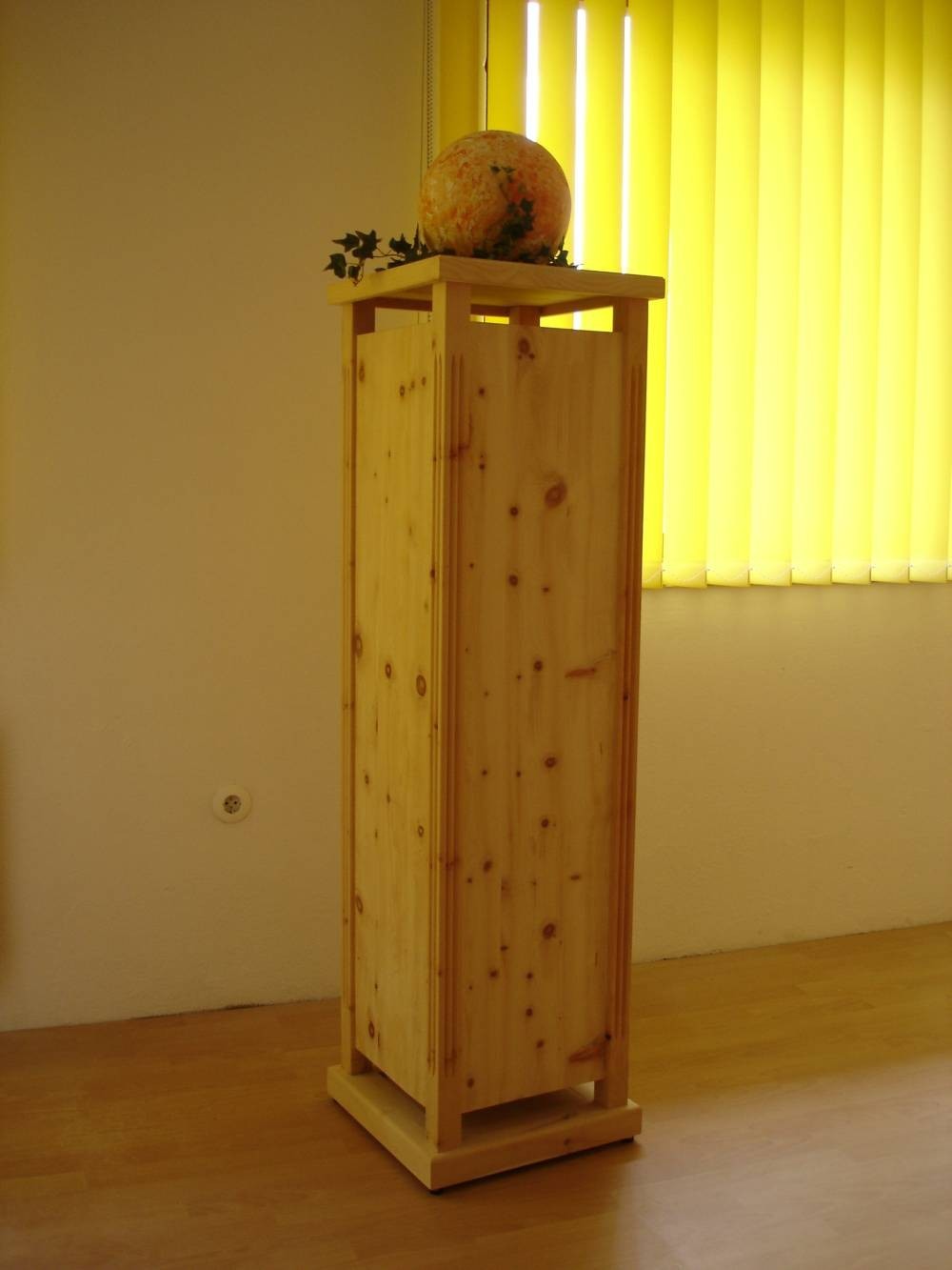 Wohlfühlsäule aus Zirbenholz